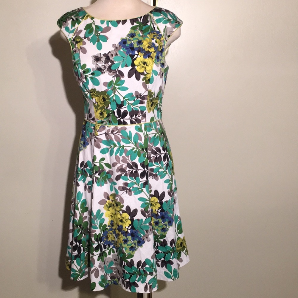 London Style Collection Spring Dress